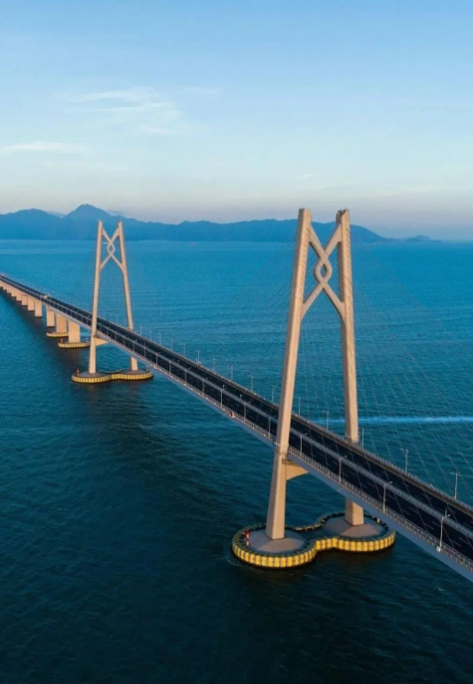 how to cross Hong Kong Zhuhai Macao Bridge