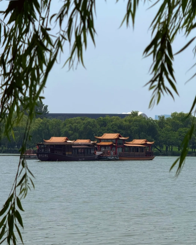 South Lake Jiaxing walk South Lake Jiaxing walk