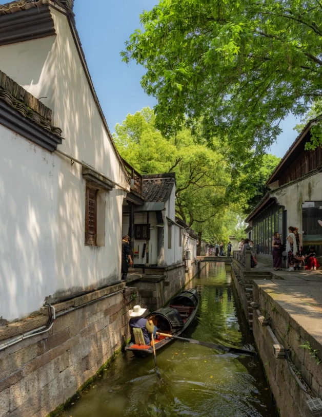 Jiaxing water town guide