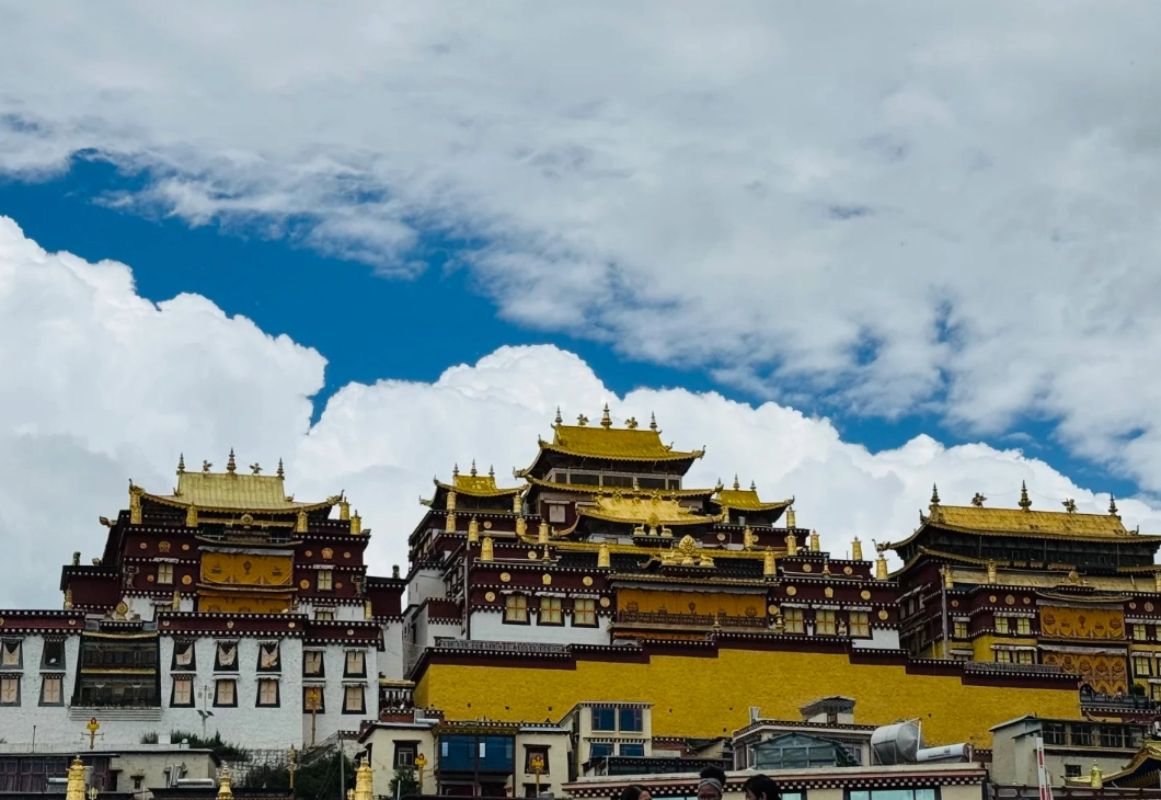 Shangri-La travel guide Shangri-La travel guide