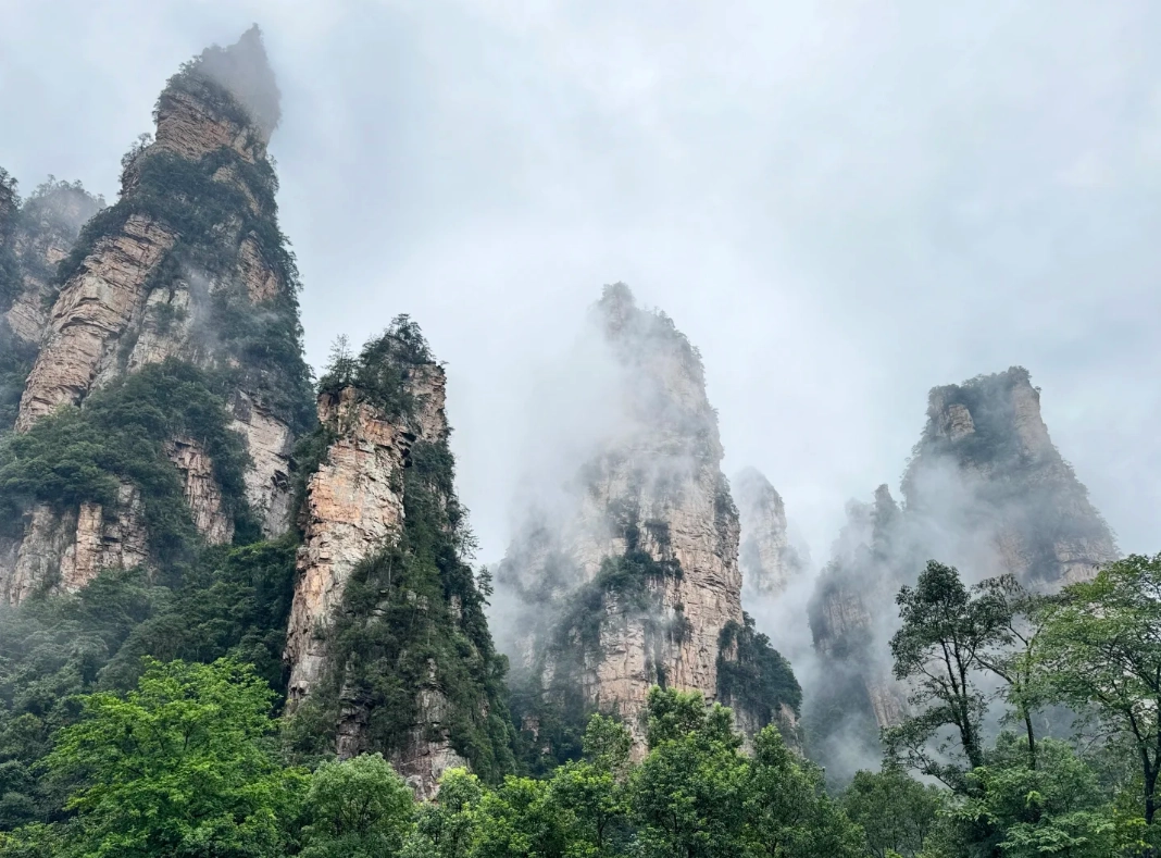 Zhangjiajie glass bridge Zhangjiajie glass bridge