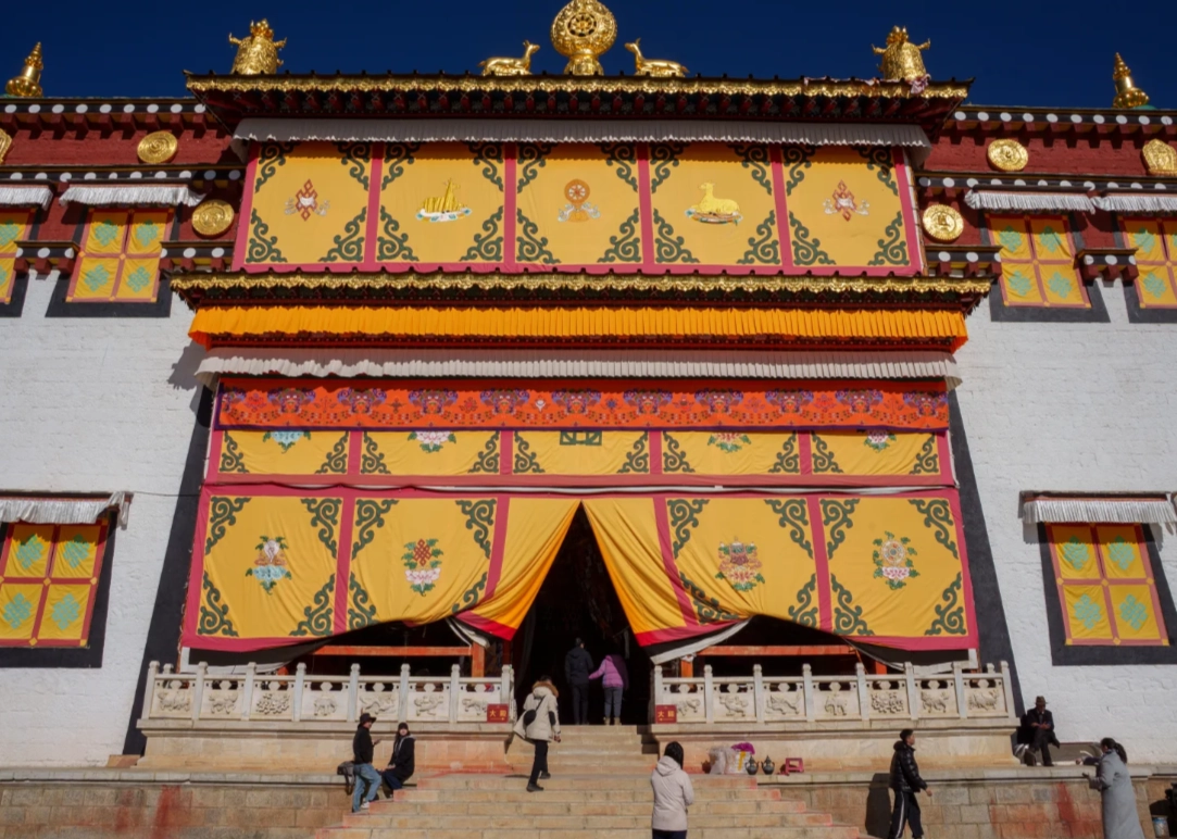 Ganden Sumtseling Monastery guided tour