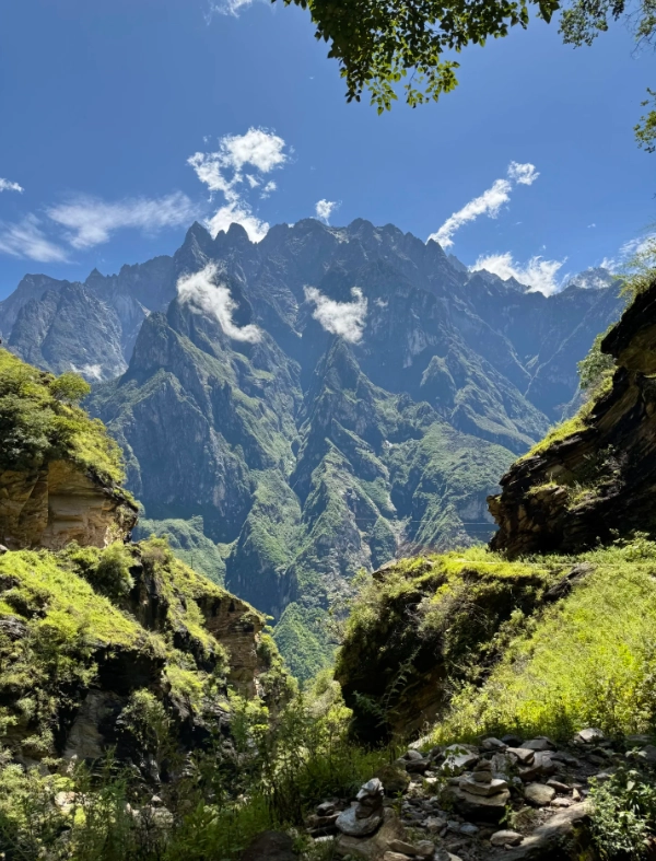 Shangri-La hiking guide Shangri-La hiking guide