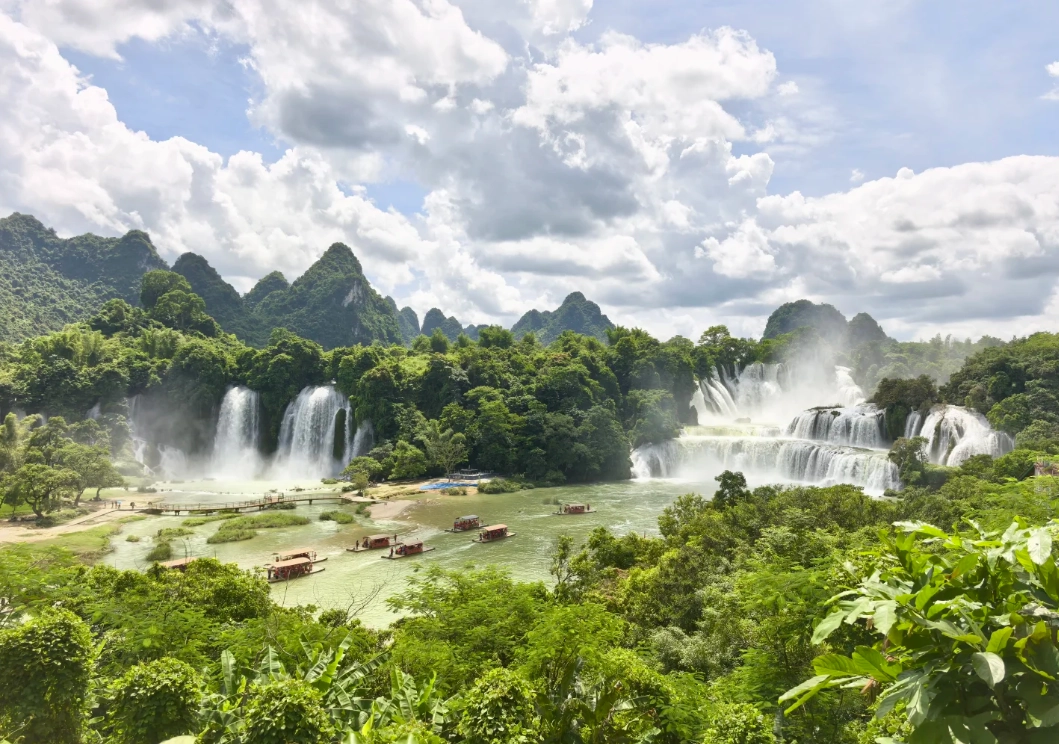 Guangxi border travel
