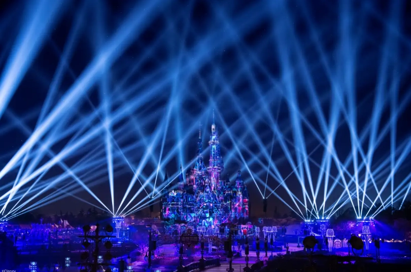 shanghai disneyland fireworks