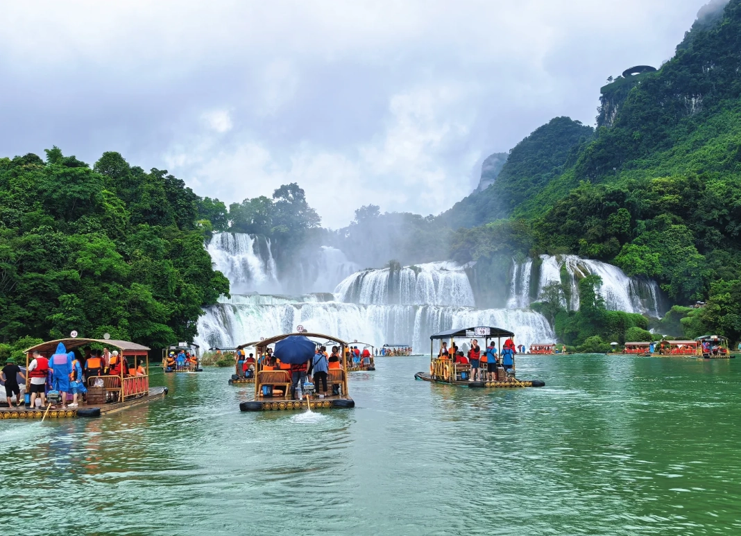ban gioc detian waterfall