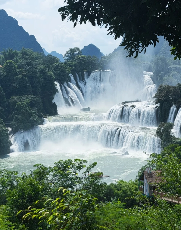 ban gioc detian waterfall
