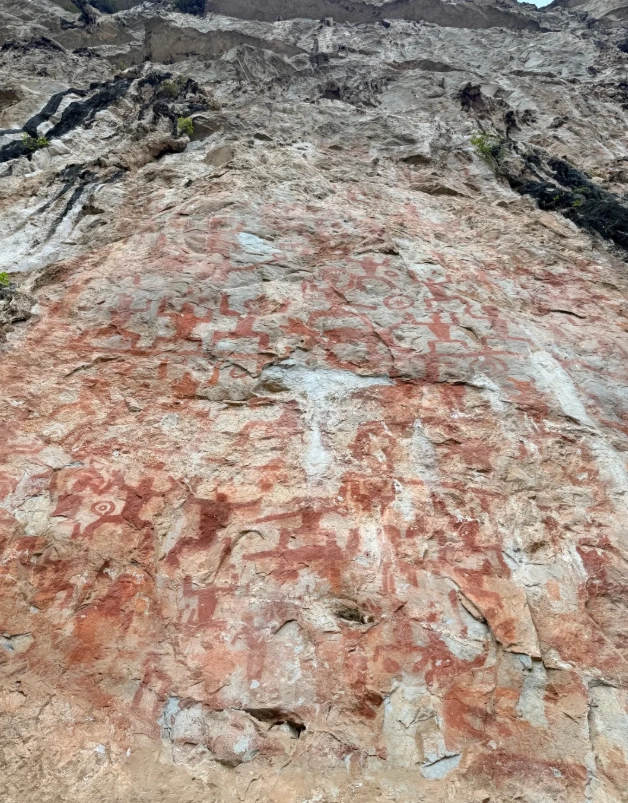 Huashan Rock Art photo guide