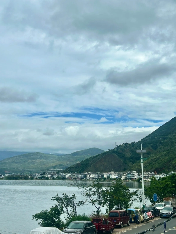 Shangri-La from Dali bus Shangri-La from Dali bus