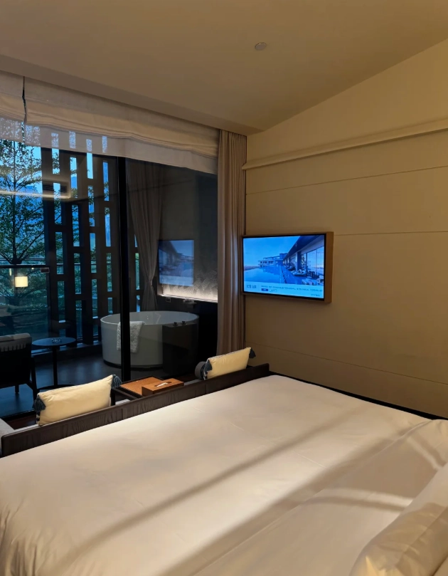 where to stay near detian waterfall