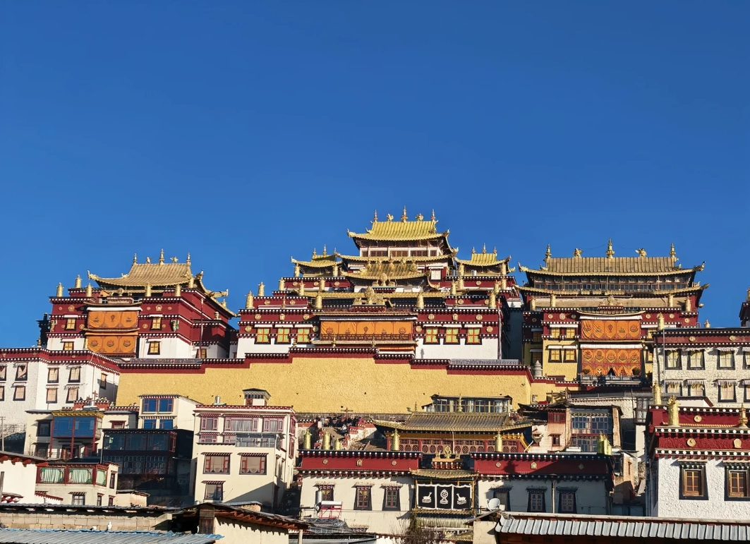 how to visit Ganden Sumtseling