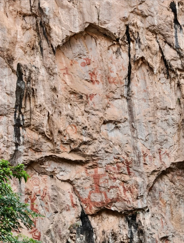 zuojiang huashan rock art tickets