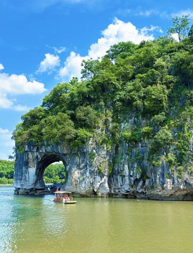Yangshuo to Chongzuo transport Yangshuo to Chongzuo transport