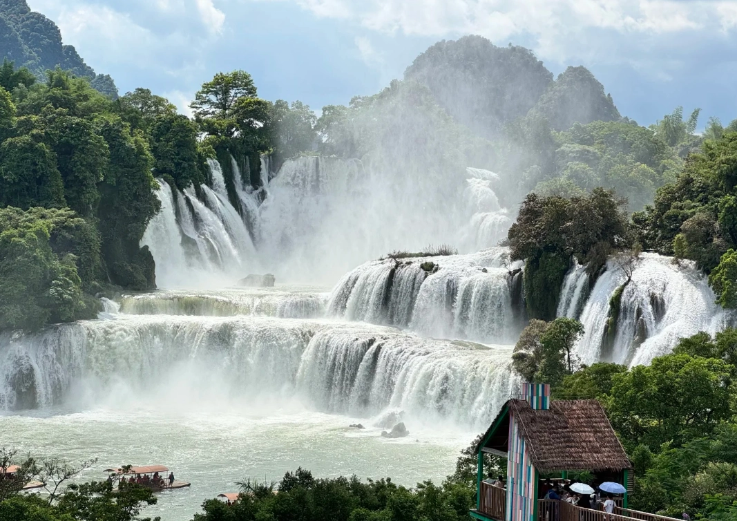 ban gioc waterfall dry season ban gioc waterfall dry season