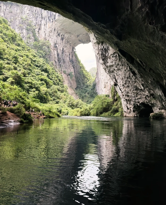Huangguoshu Waterfall family tour