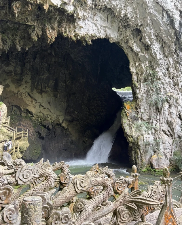 Longgong Cave tours