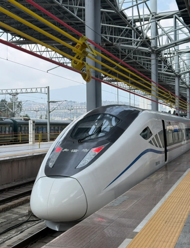 Kunming Dali bullet train Kunming Dali bullet train