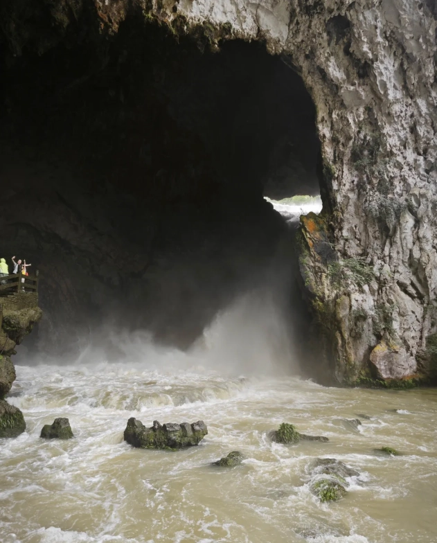 Huangguoshu waterfall budget