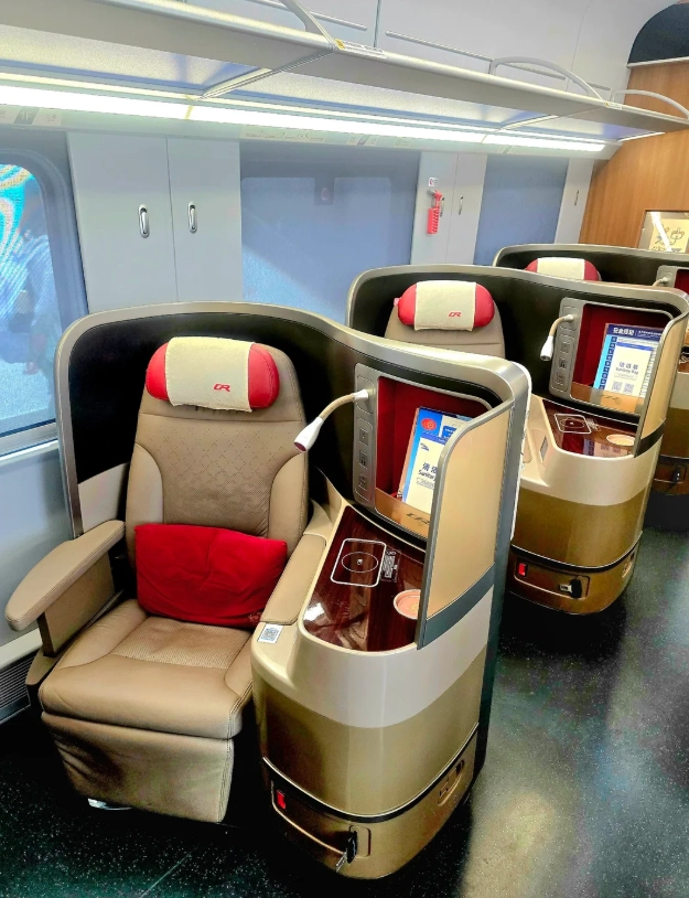 kunming to lijiang high speed train