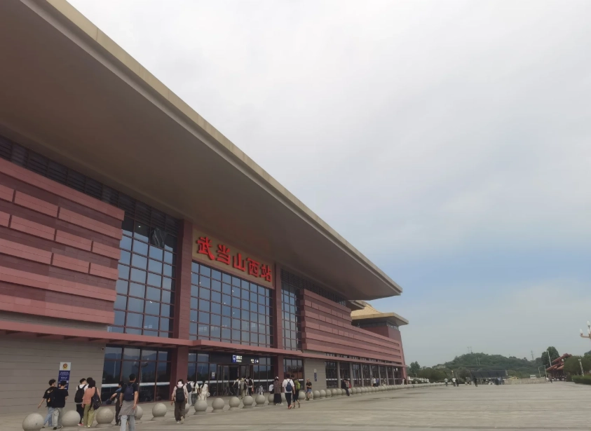 high speed train wuhan to wudangshan