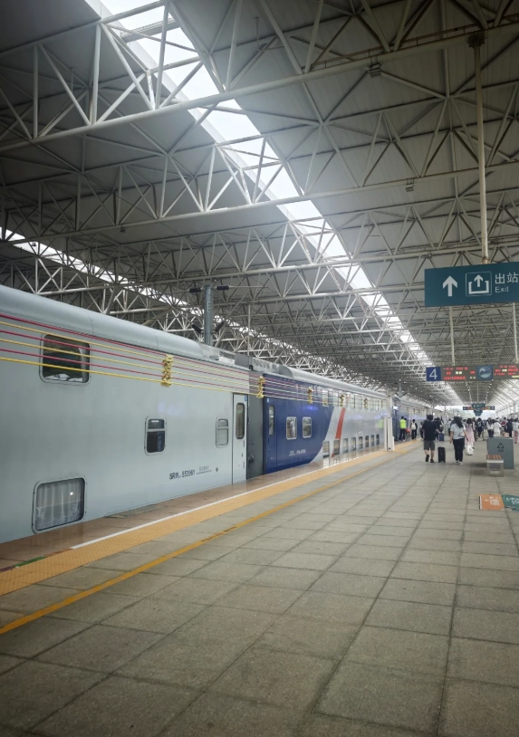 Kunming to Lijiang train