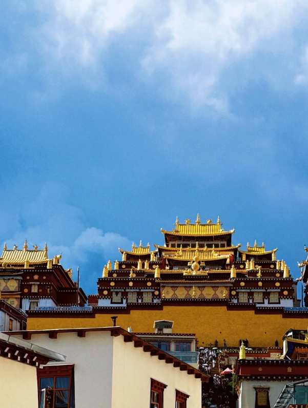 Dali to Lijiang high-speed train Dali to Lijiang high-speed train