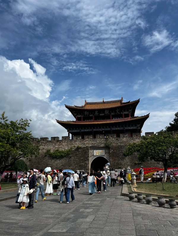 Dali to Shangri-La travel guide Dali to Shangri-La travel guide