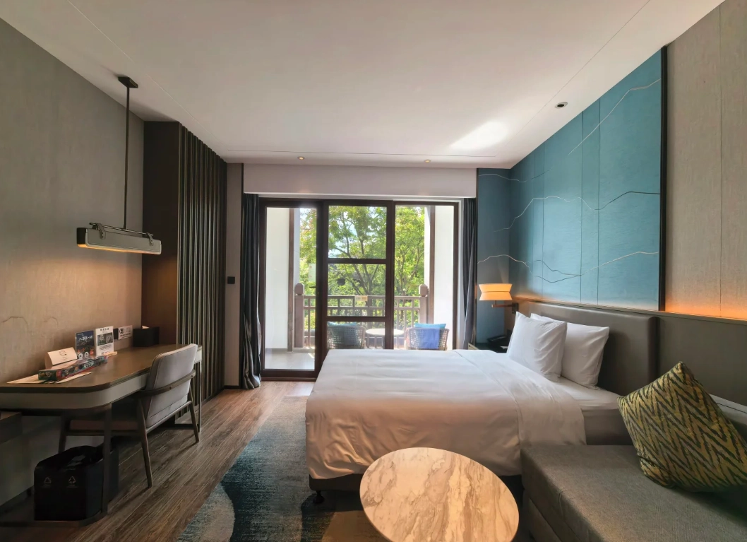 where to stay in kunming china