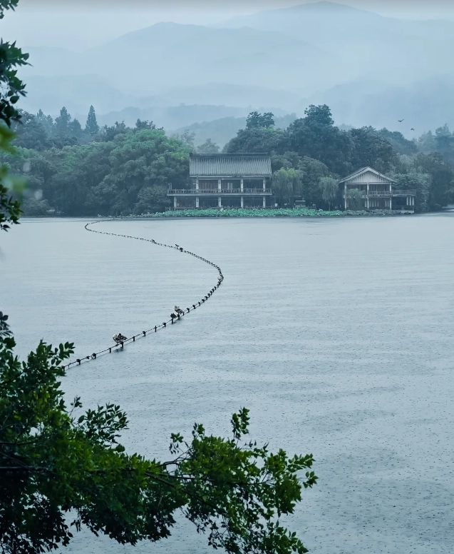 West Lake travel guide