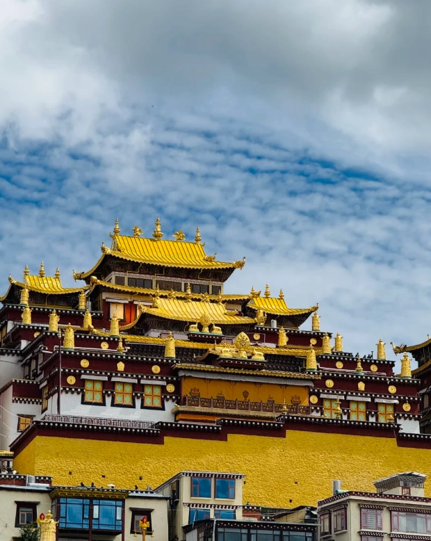Shangri-La travel guide Shangri-La travel guide