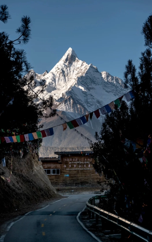 Shangri-La travel guide Shangri-La travel guide