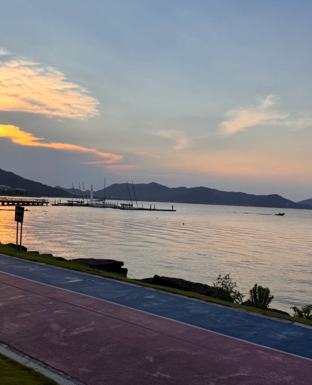 Dongqian Lake cycling