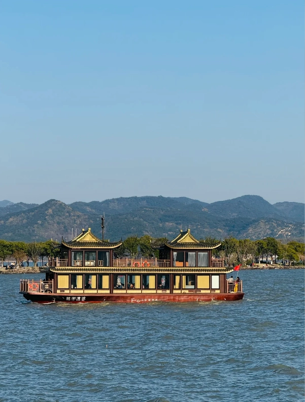 Dongqian Lake boat tour price Dongqian Lake boat tour price