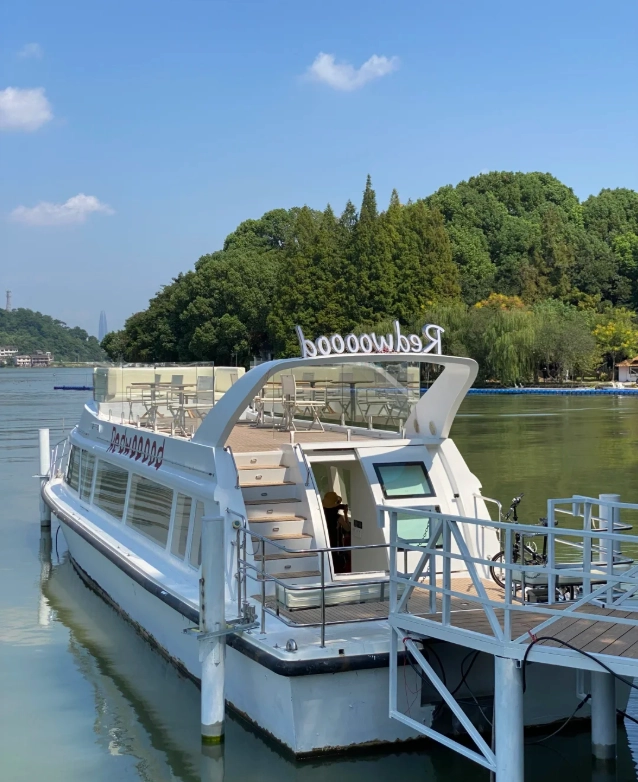 Dongqian Lake activities