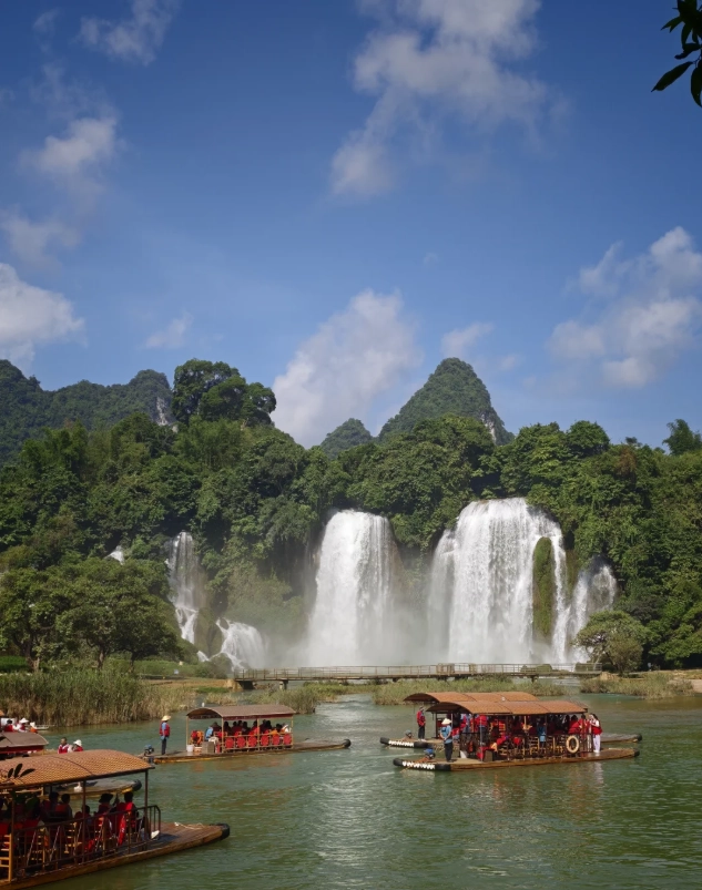 Ban Gioc-Detian waterfall from Chongzuo