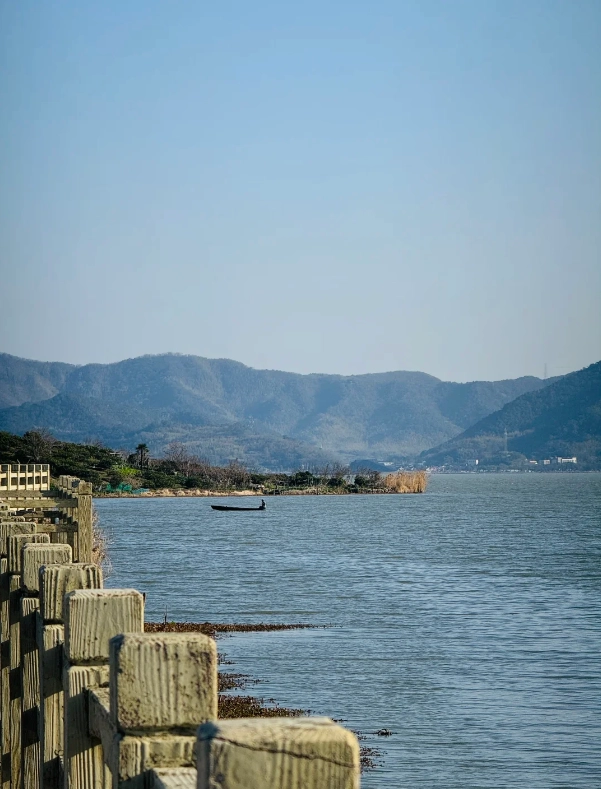 Dongqian Lake boat tour price Dongqian Lake boat tour price