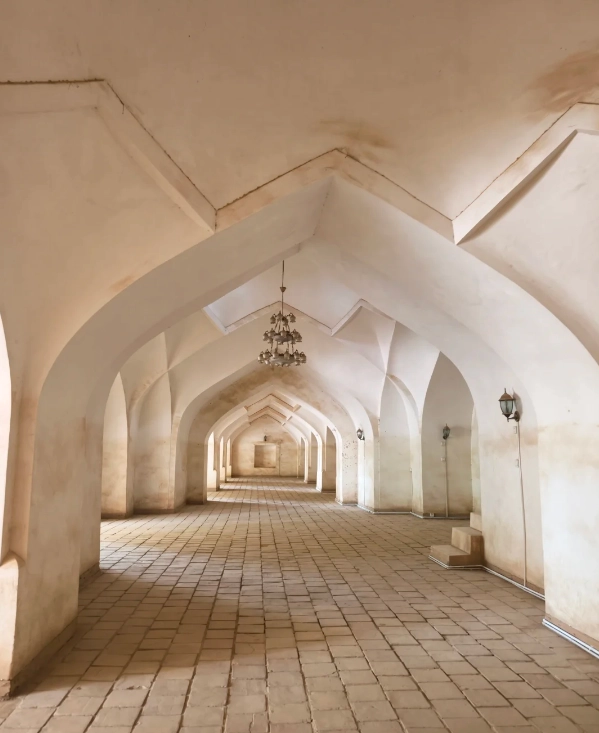 how to visit Id Kah Mosque