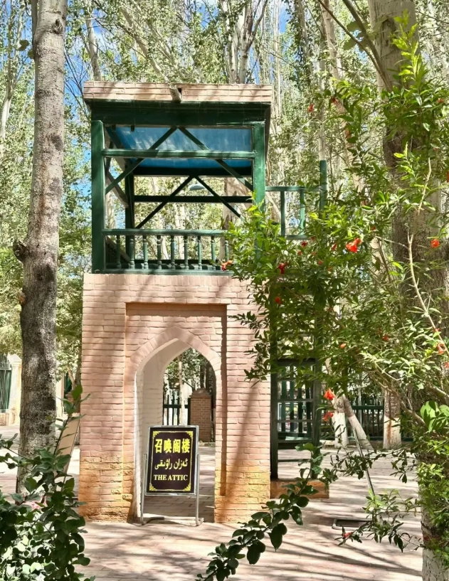 visiting Kashgar mosque