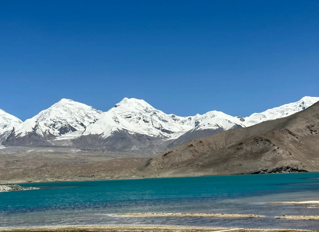 Karakul Lake from Kashgar Karakul Lake from Kashgar