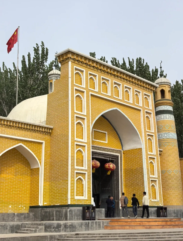 Id Kah Mosque English Guide: Tips for First-Timers