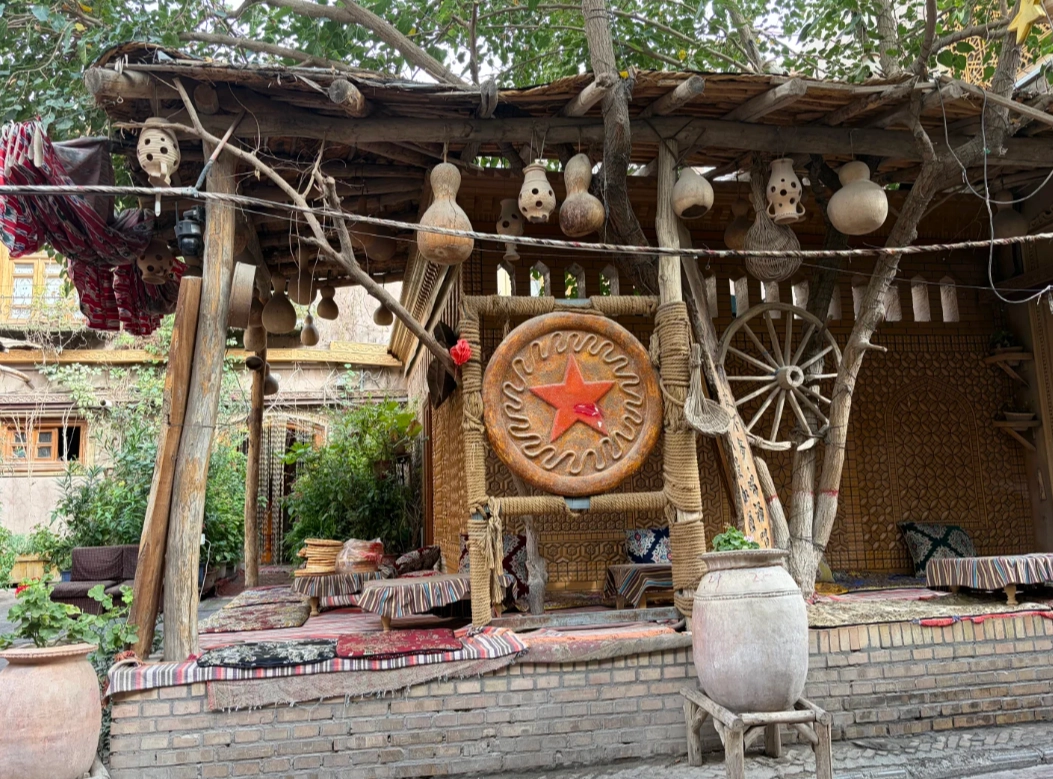 where to stay in kashgar old town