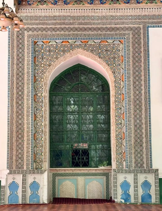 Id Kah Mosque opening hours
