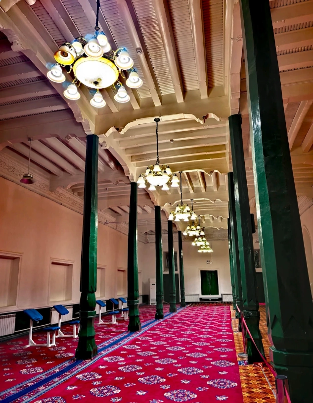 Uyghur mosque dress code