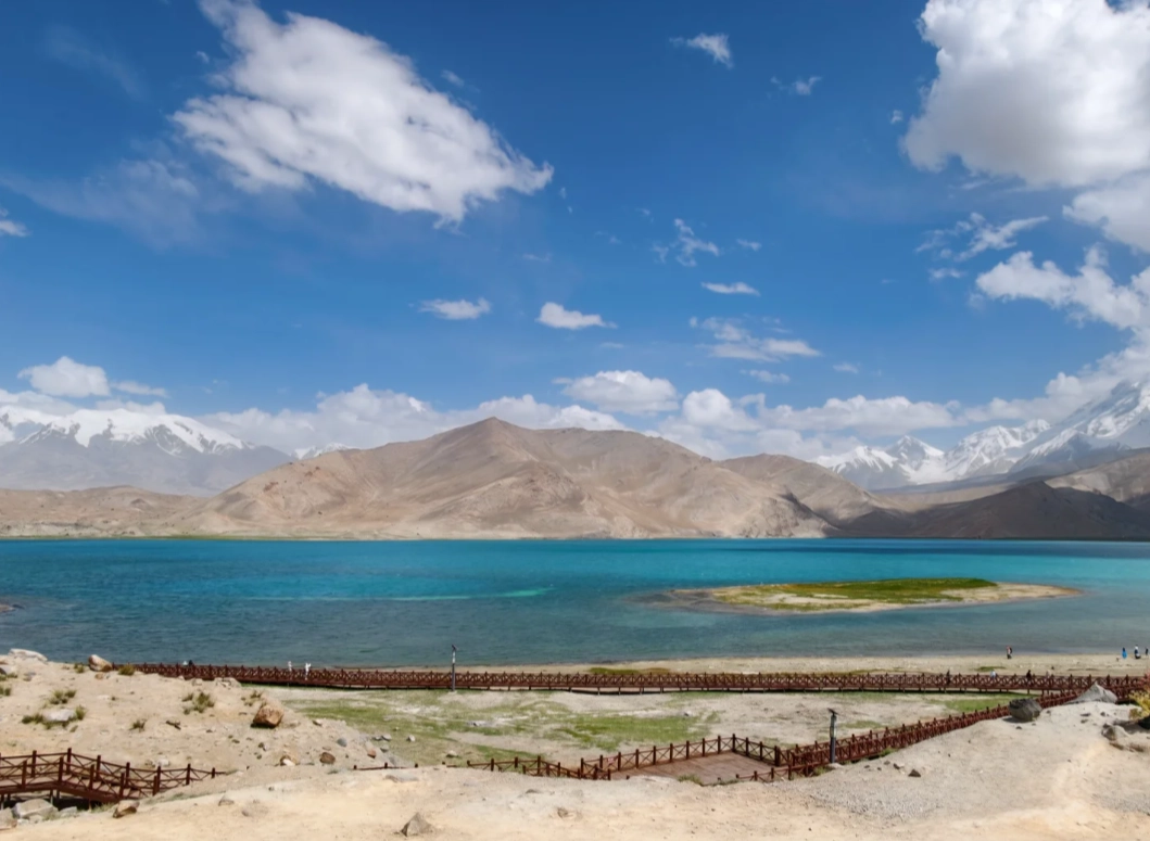 karakul lake from kashgar