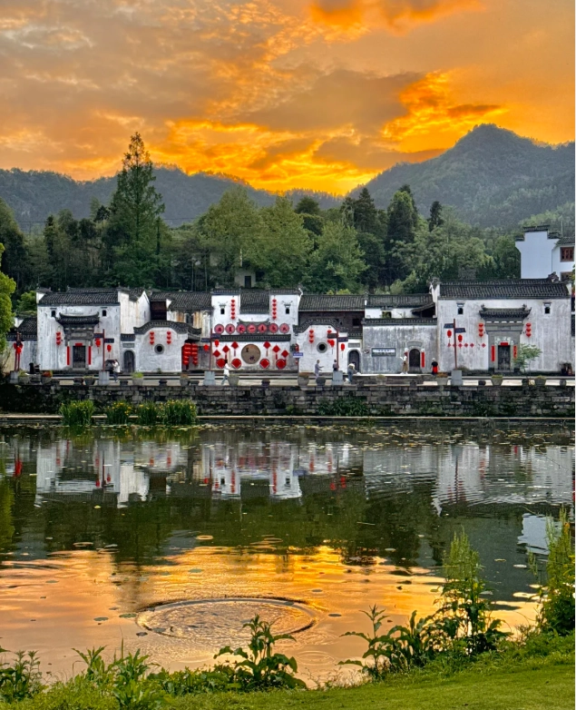 Jiuhuashan Buddhist mountain Jiuhuashan Buddhist mountain
