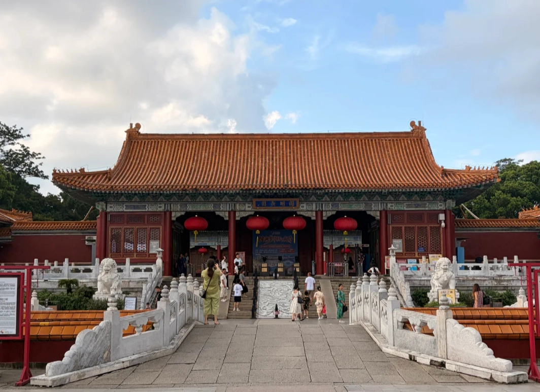 Best attractions in Guangdong Best attractions in Guangdong